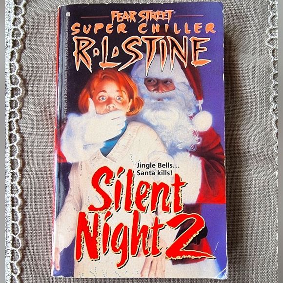๐3/$40 Sale๐ Fear Street Super Chiller Vintage R.L. Stine Silent Night 2 Book - Picture 1 of 3